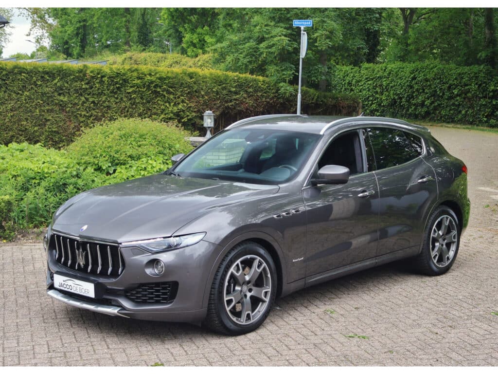 Maserati Levante 3.0 V6 S AWD GranSport 430pk Alcantara hemel/Bower-Wilkins/Carbon (2017)