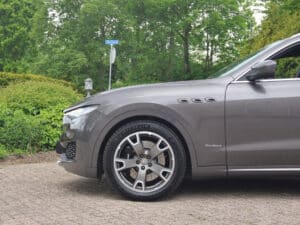 Maserati Levante 3.0 V6 S AWD GranSport 430pk Alcantara hemel/Bower-Wilkins/Carbon (2017), foto 34