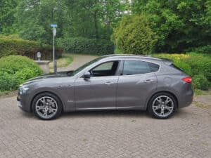 Maserati Levante 3.0 V6 S AWD GranSport 430pk Alcantara hemel/Bower-Wilkins/Carbon (2017), foto 35